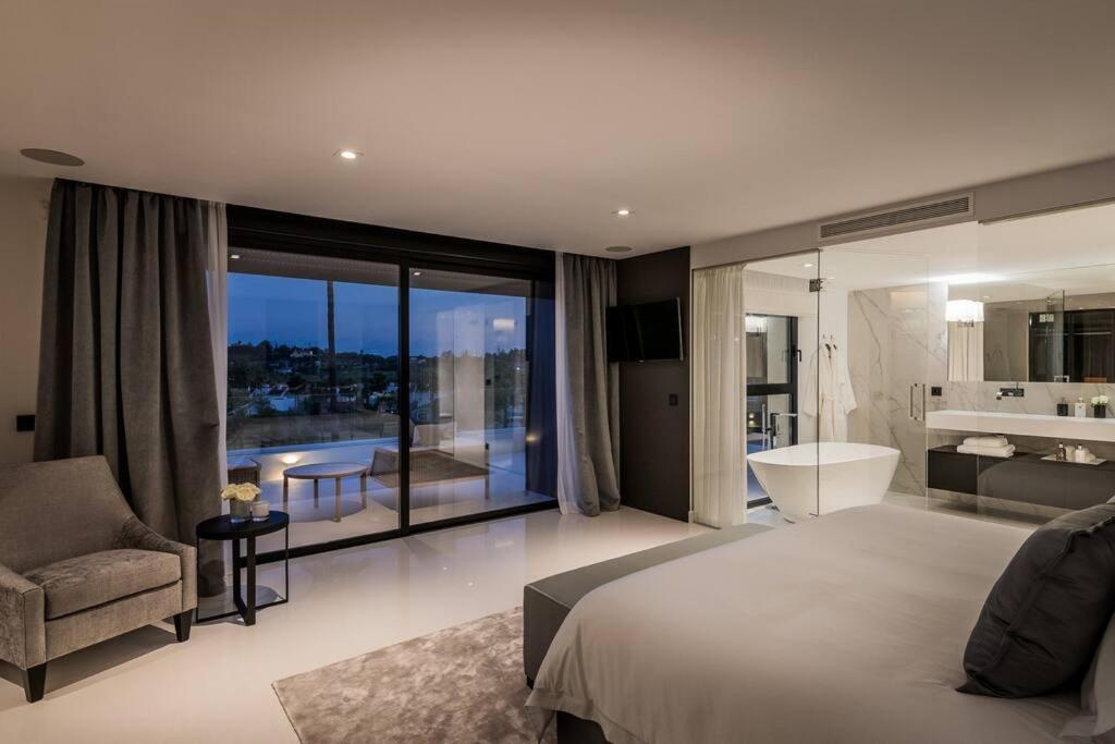 Oak - 6-bedroom With Cinema And Pool Villa