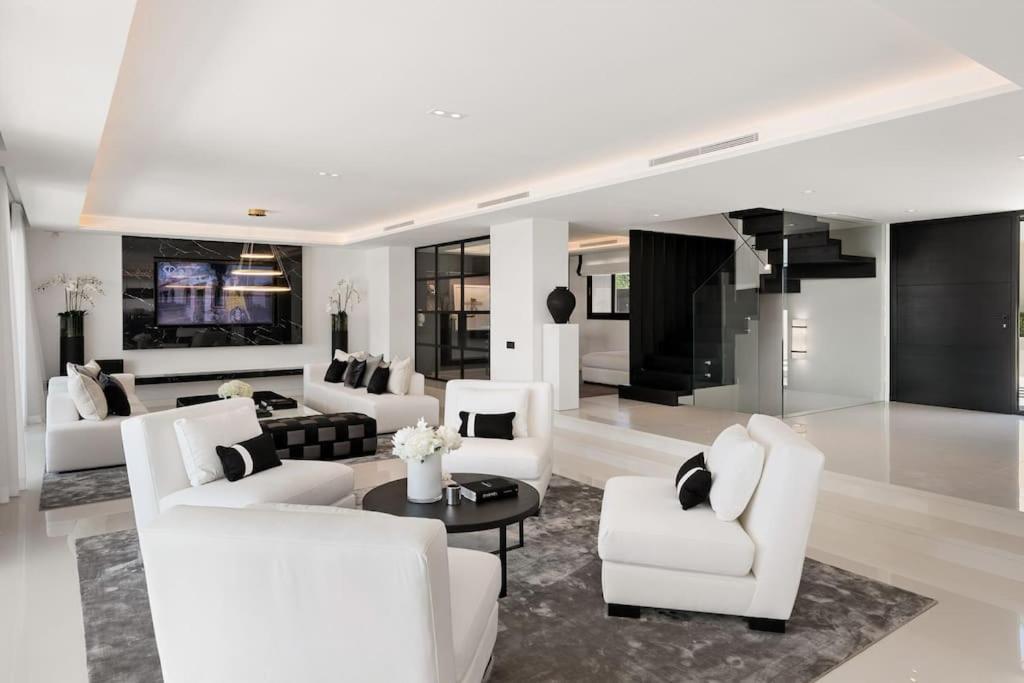 Oak - 6-bedroom With Cinema And Pool Villa Marbella