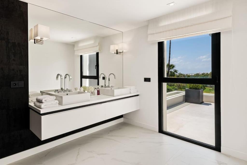 Oak - 6-bedroom With Cinema And Pool Villa *