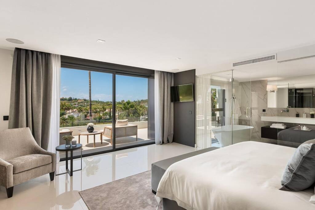 Oak - 6-bedroom With Cinema And Pool Villa