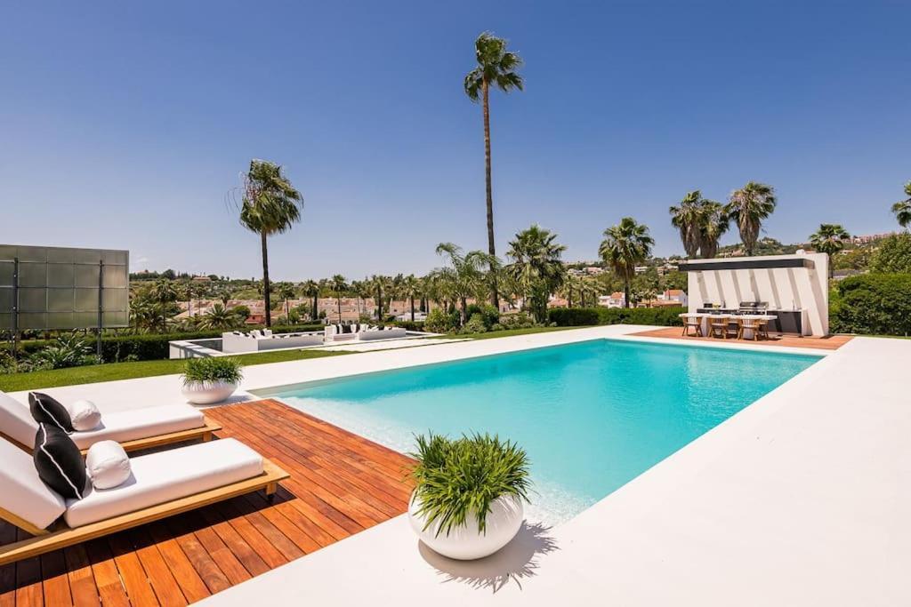 Oak - 6-bedroom With Cinema And Pool Marbella